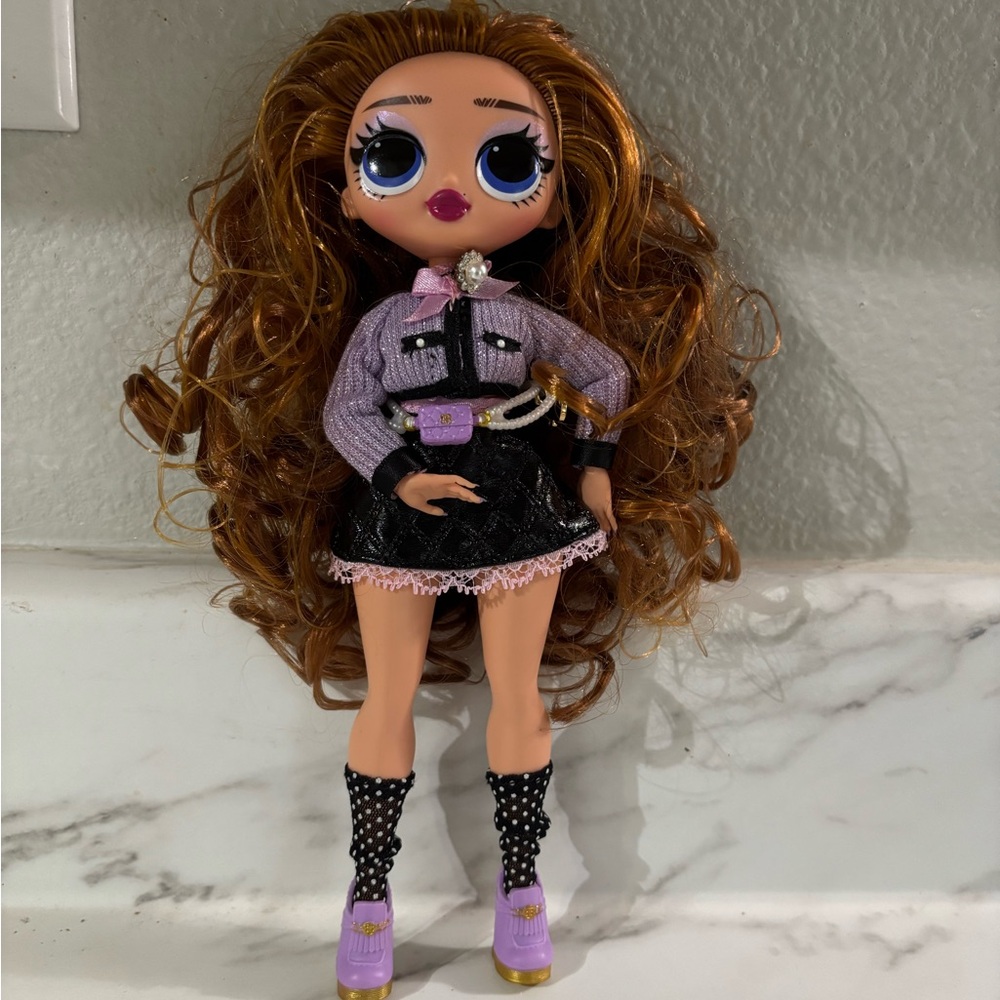 L.O.L. Surprise!  OMG Pose fashion doll